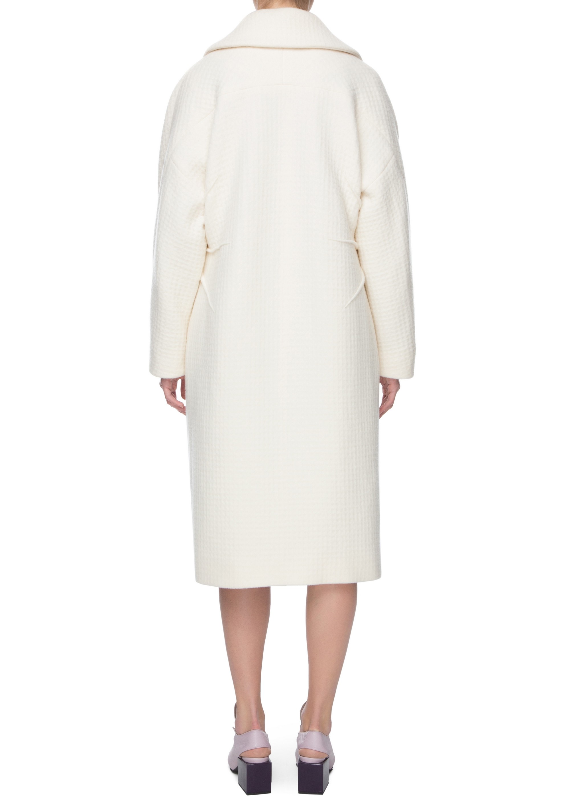 Elongated  double-breasted woolen coat
