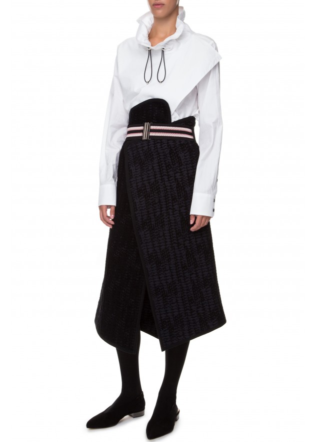фотография  Blouse with high collar 3