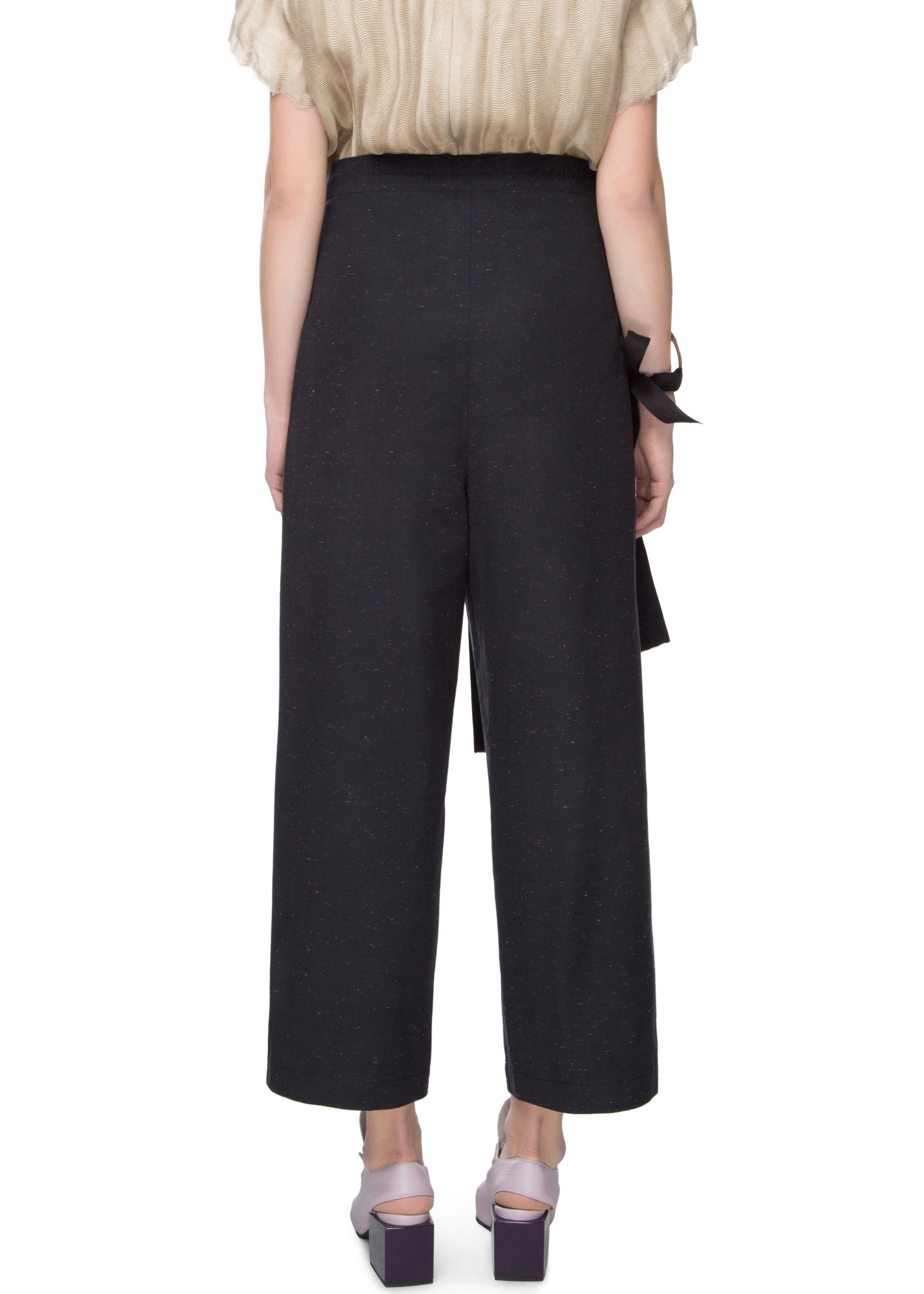 Trousers with waistband